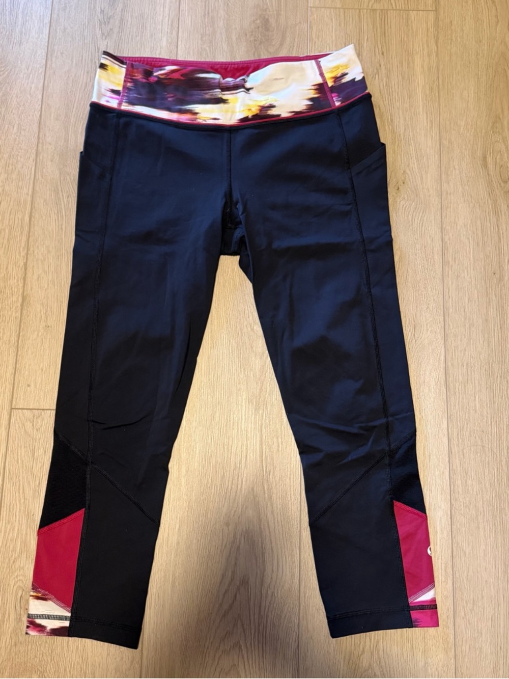 Women’s Lululemon Black Berry Rumble Cropped Leggings with Pink Accents